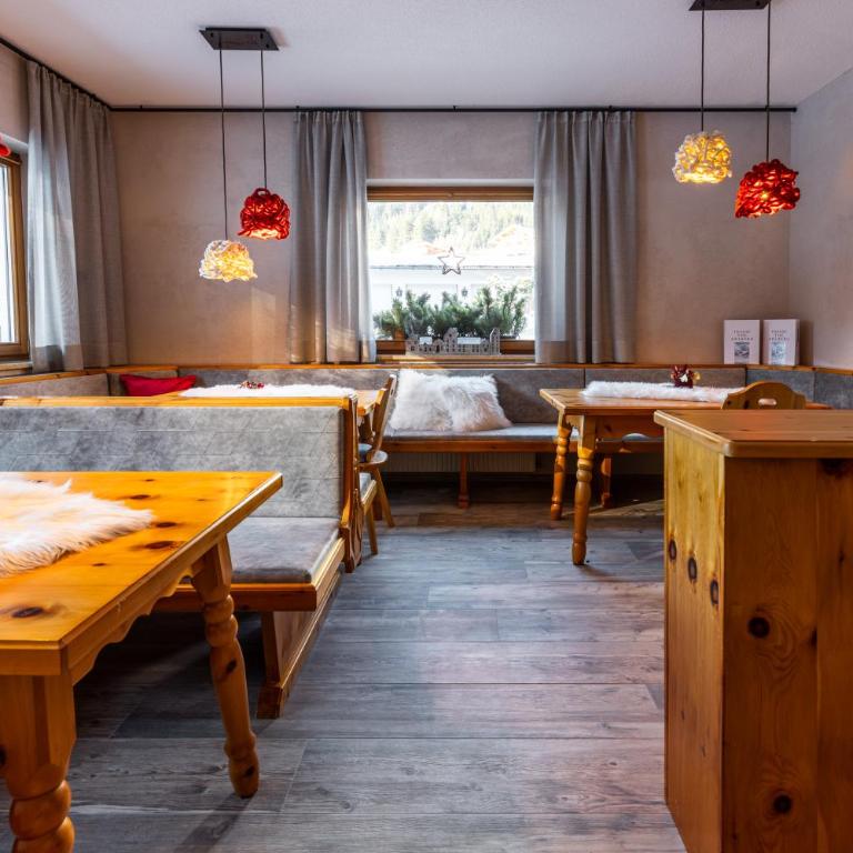 Quality Hosts Arlberg - AFOCH FEI - das Landhaus I SOMMERKARTE PREMIUM - Doppelzimmer mit Balkon - 14