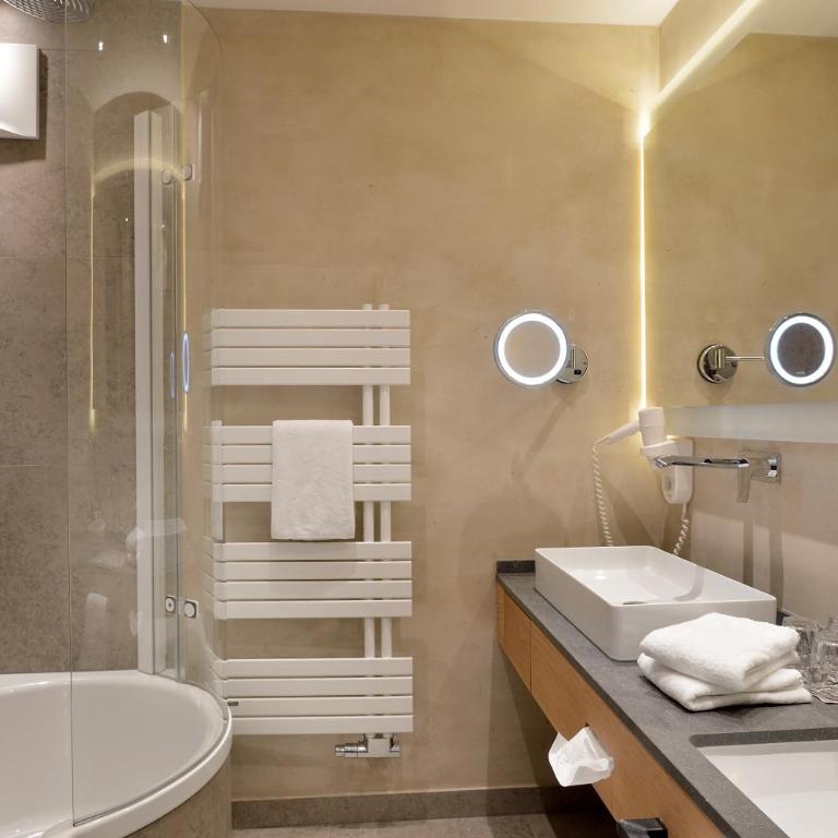 Familienparadies Sporthotel Achensee - FAMILIES ONLY - Superior Bambini Suite Mickey - 3