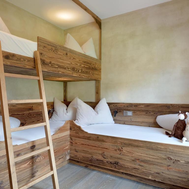 Familienparadies Sporthotel Achensee - FAMILIES ONLY - Superior Bambini Suite Mickey - 4