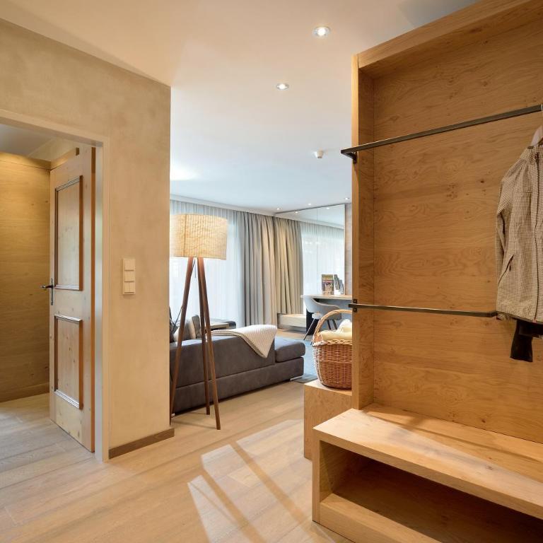 Familienparadies Sporthotel Achensee - FAMILIES ONLY - Superior Bambini Suite Mickey - 1