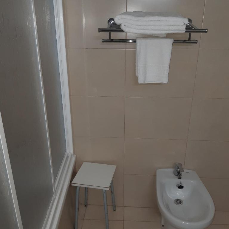 Hotel Condestable - Habitación Doble con balcón y vistas al mar - 2 camas individuales - 7