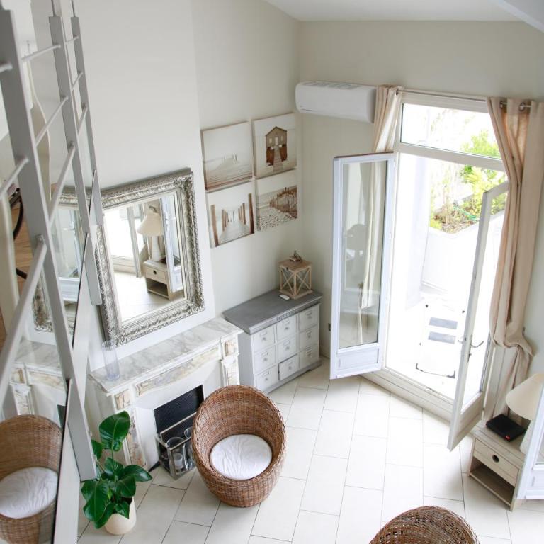 Duplex climatisé avec terrasse vue mer au pied de la plage - Appartement 3 Chambres - 9