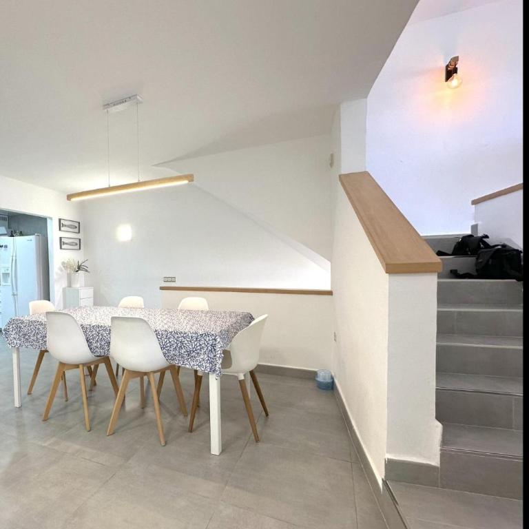 LETS HOLIDAYS House beach in Cala Salions - Casa - 15