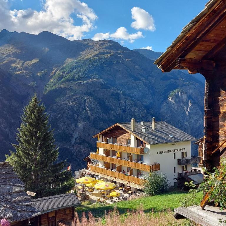 B&B Hotel Alpenrösli - Familienzimmer mit eigenem Bad - 4