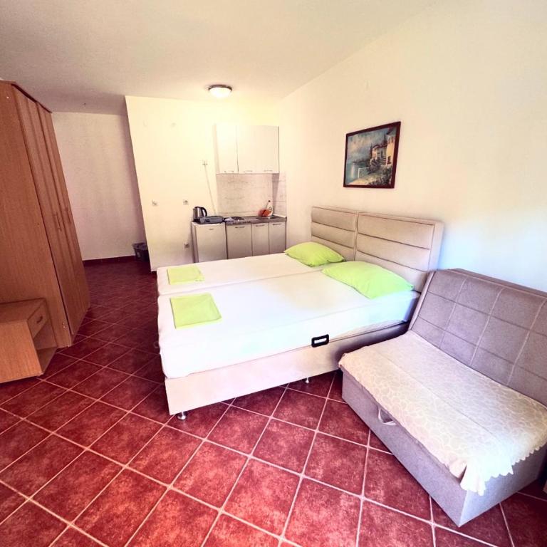 Guesthouse MB Knezevic - Standardni Studio - 3