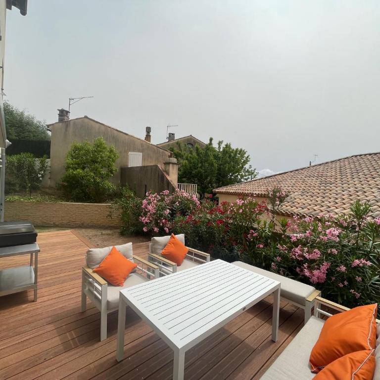 Superbe appart neuf centre ville 6 personnes calme avec jardin - Apartment mit 3 Schlafzimmern - 9