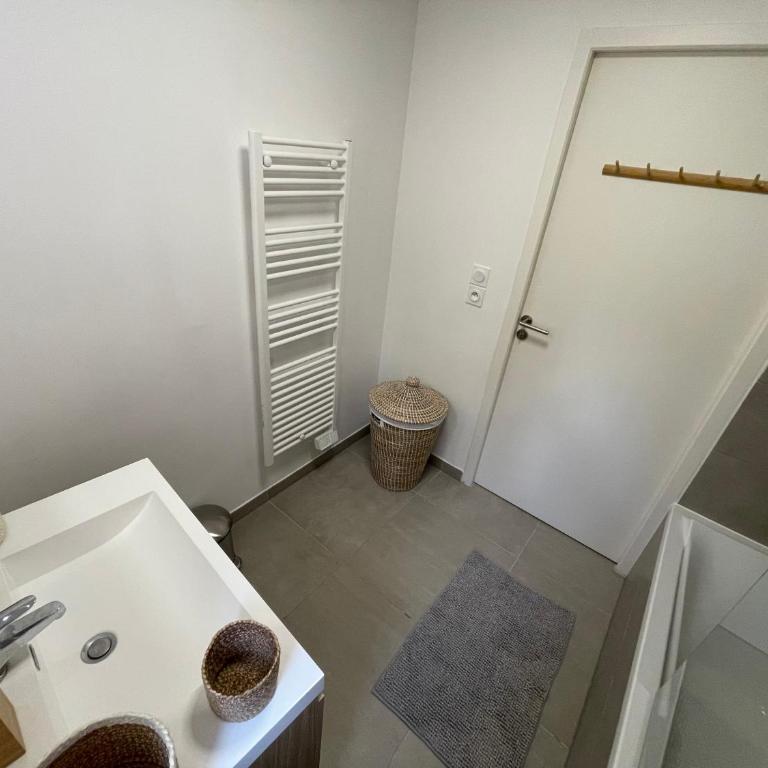 Superbe appart neuf centre ville 6 personnes calme avec jardin - Apartment mit 3 Schlafzimmern - 22