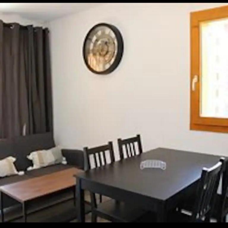 Super Devoluy T2 balcon plein sud - Two-Bedroom Apartment - 1