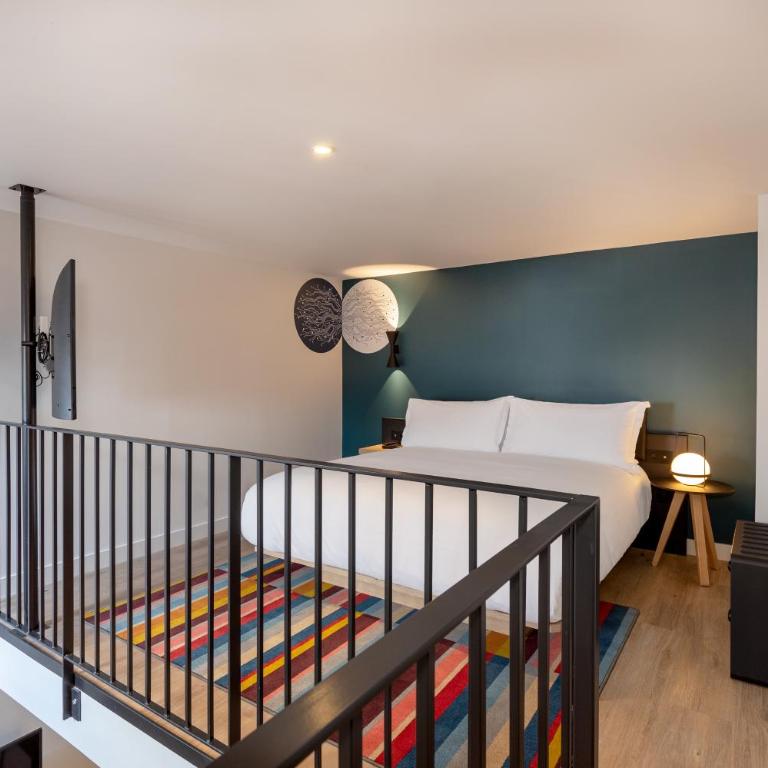 Aloft by Marriott Dijon - Chambre Aloft en Duplex avec Lit King-Size, Canapé-lit et Vue sur Ville - accès au SPA inclus - 4