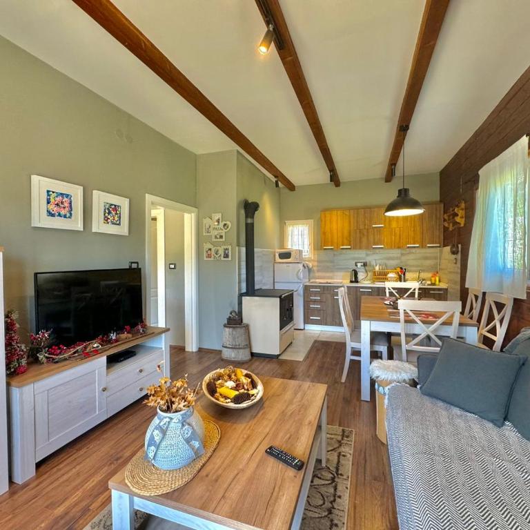 Snow White Chalet- Mountain Retreat in Kolašin - Kuća sa 2 Spavaće Sobe - 7