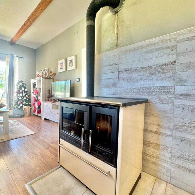 Snow White Chalet- Mountain Retreat in Kolašin - Kuća sa 2 Spavaće Sobe - 26