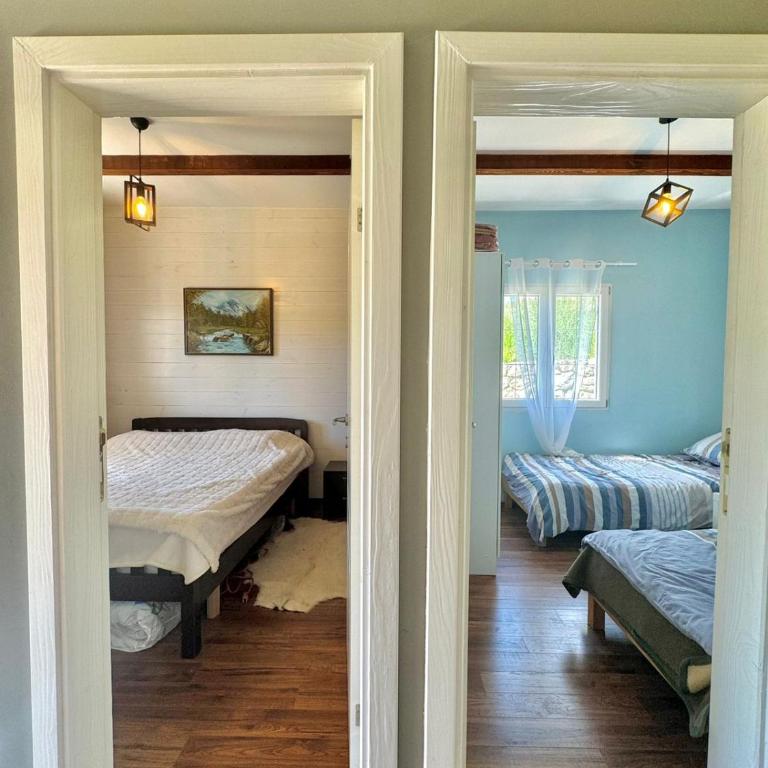 Snow White Chalet- Mountain Retreat in Kolašin - Kuća sa 2 Spavaće Sobe - 34