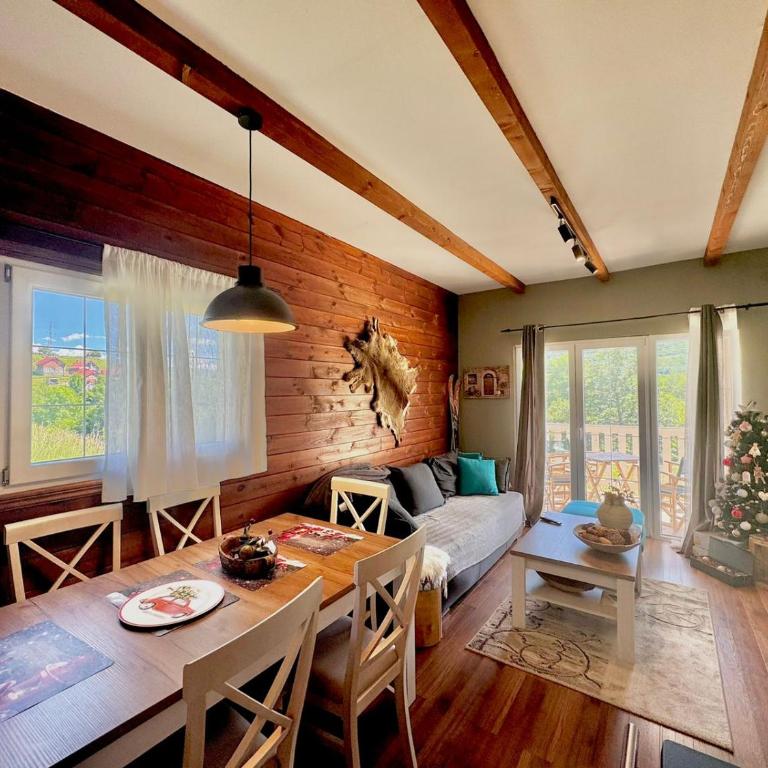 Snow White Chalet- Mountain Retreat in Kolašin - Kuća sa 2 Spavaće Sobe - 3