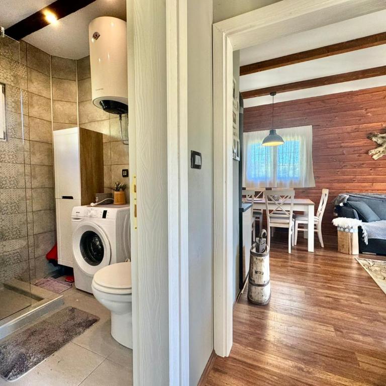 Snow White Chalet- Mountain Retreat in Kolašin - Kuća sa 2 Spavaće Sobe - 23