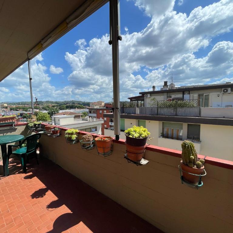 Quite in Florence - Three-Bedroom Apartment with Balcony - 12