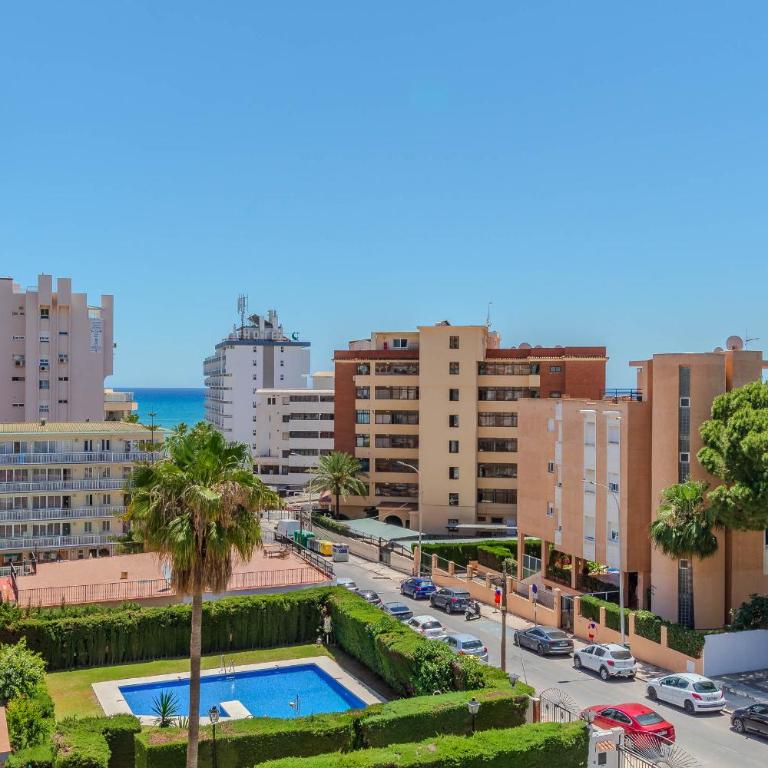 Sol Montemar 50 by IVI Real Estate - Apartment - 2