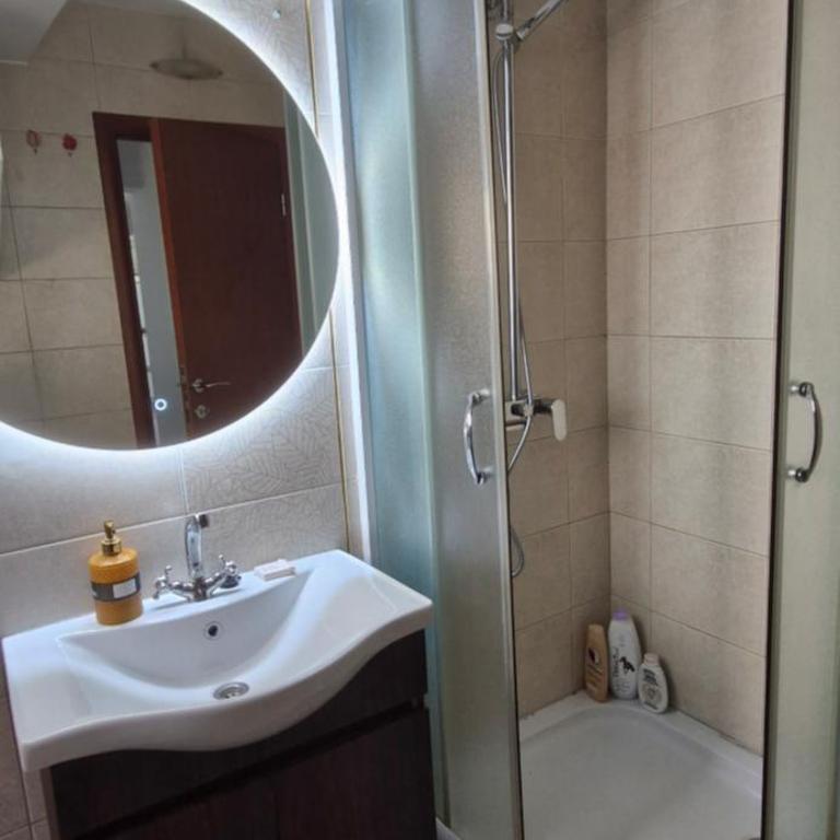 Chic apartment in the City Center by the sea - Two-Bedroom Apartment - 14