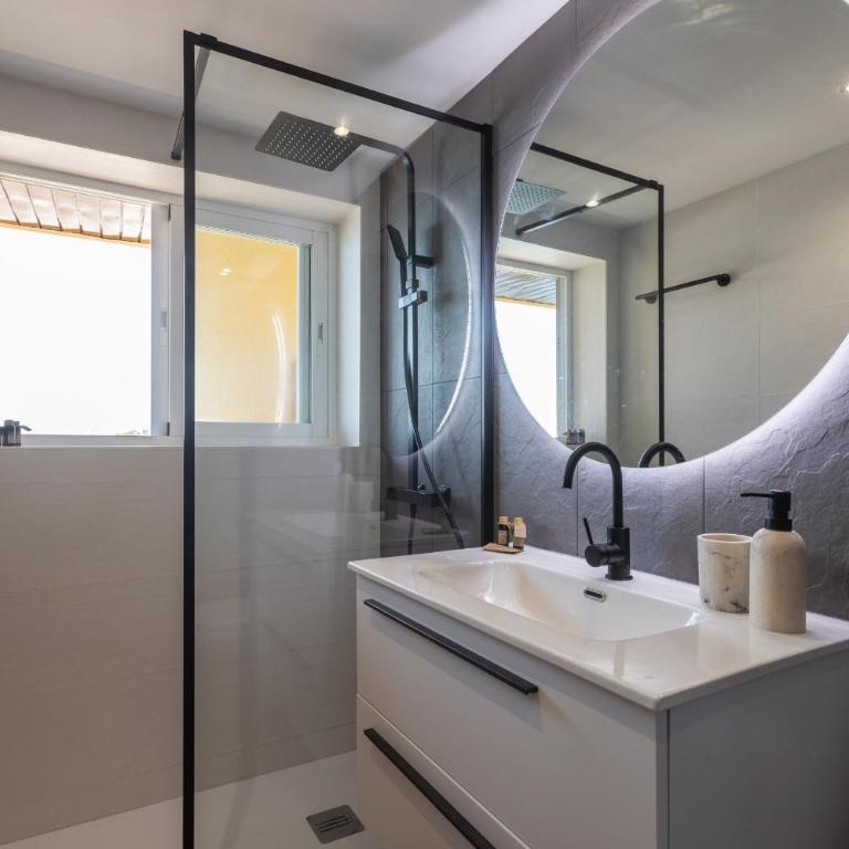 Dream penthouse in marbella center with sea views - Two-Bedroom Deluxe Apartment with Harbour View - 6