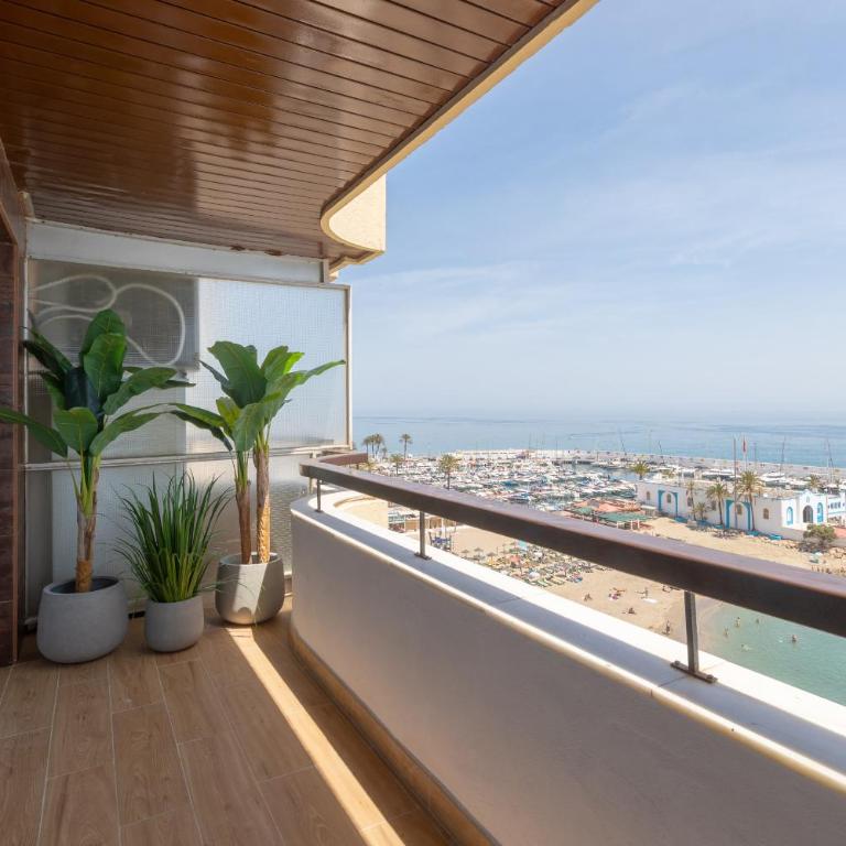 Dream penthouse in marbella center with sea views - Two-Bedroom Deluxe Apartment with Harbour View - 13