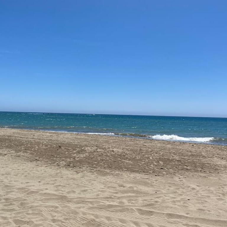 Casita con porche y jardín a 30 m de la playa - One-Bedroom House - 8