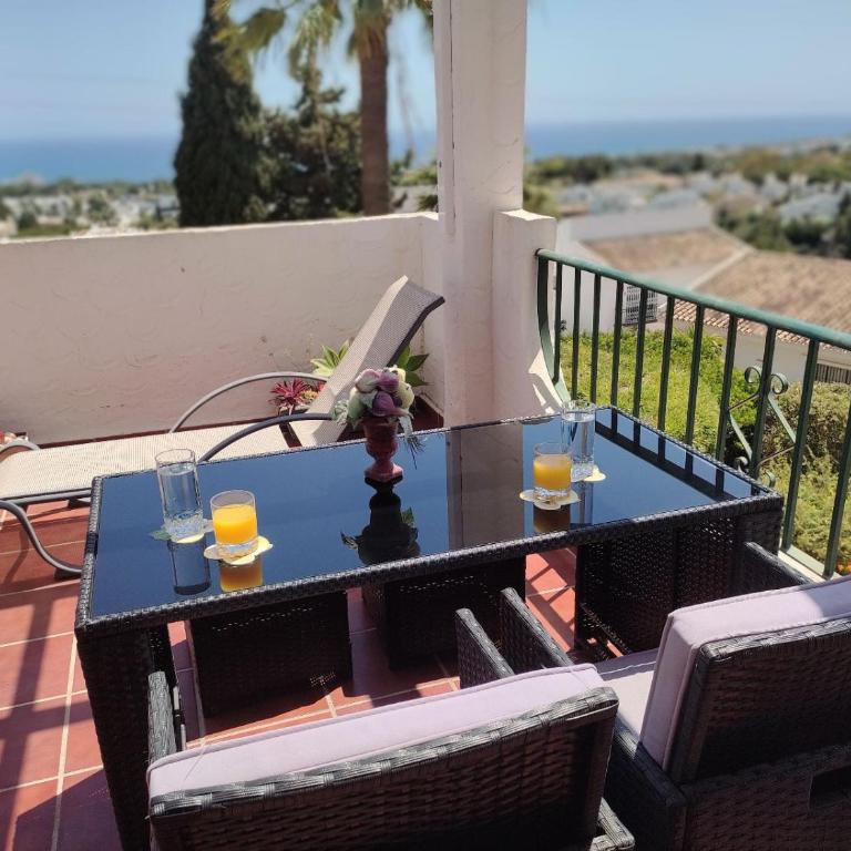 2 Bedrooms Sea View Apartment in Calahonda - Apartamento de 2 dormitorios con vistas al mar - 2