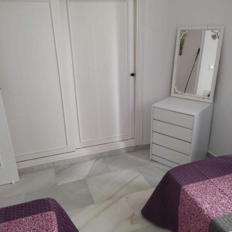2 Bedrooms Sea View Apartment in Calahonda - Apartamento de 2 dormitorios con vistas al mar - 30