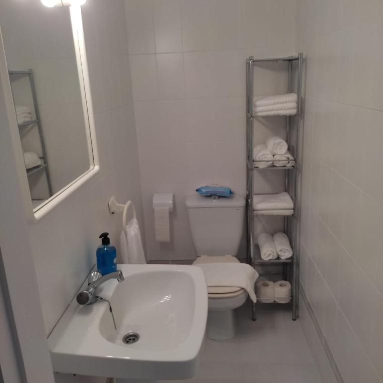 2 Bedrooms Sea View Apartment in Calahonda - Apartamento de 2 dormitorios con vistas al mar - 33