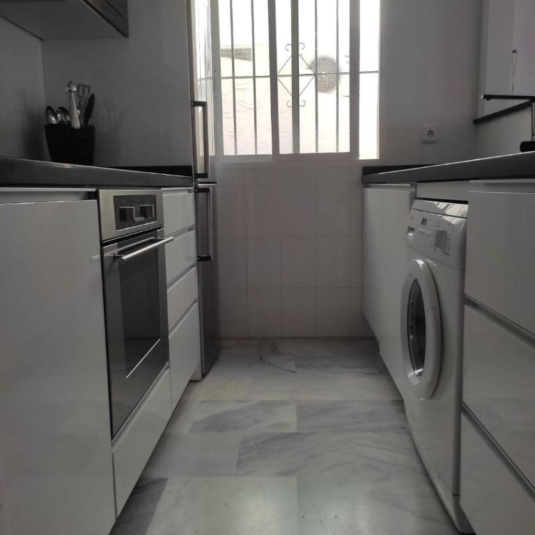 2 Bedrooms Sea View Apartment in Calahonda - Apartamento de 2 dormitorios con vistas al mar - 34