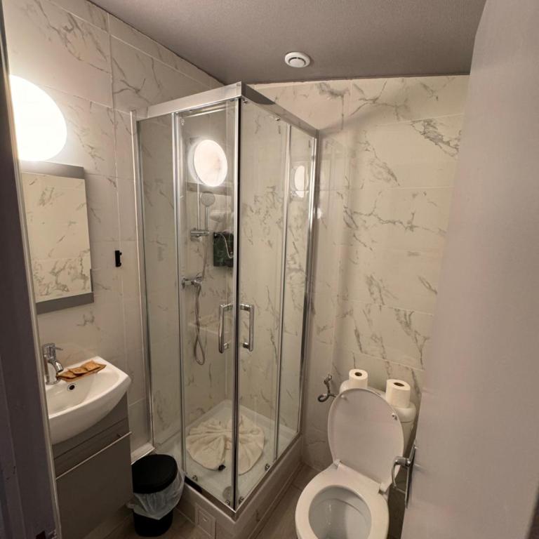 HOTEL LOUVAIN - Chambre Quadruple - 4