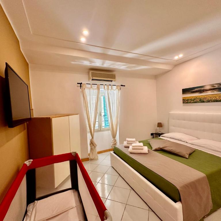 Mammina Home Chiatamone - Appartamento con 2 Camere da Letto - 75