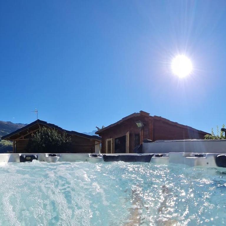 Entire Chalet Salamo 11 plus 1 Les Arcs Paradiski Jacuzzi - Chalet - 20