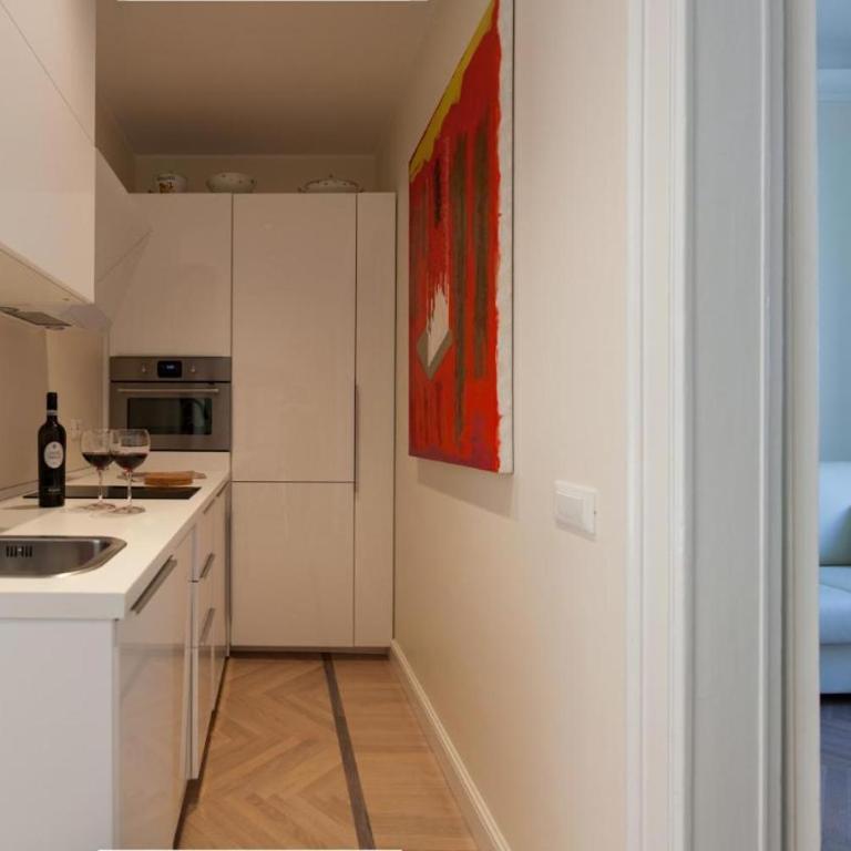 2 bagni e suite - House of Art center Milan - Appartamento Deluxe con 2 Camere da Letto e Vista Giardino - 10
