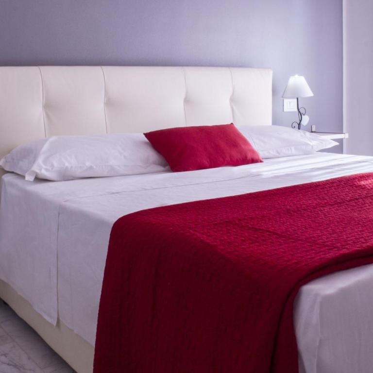 Domus Raffaello - Double Room - 17
