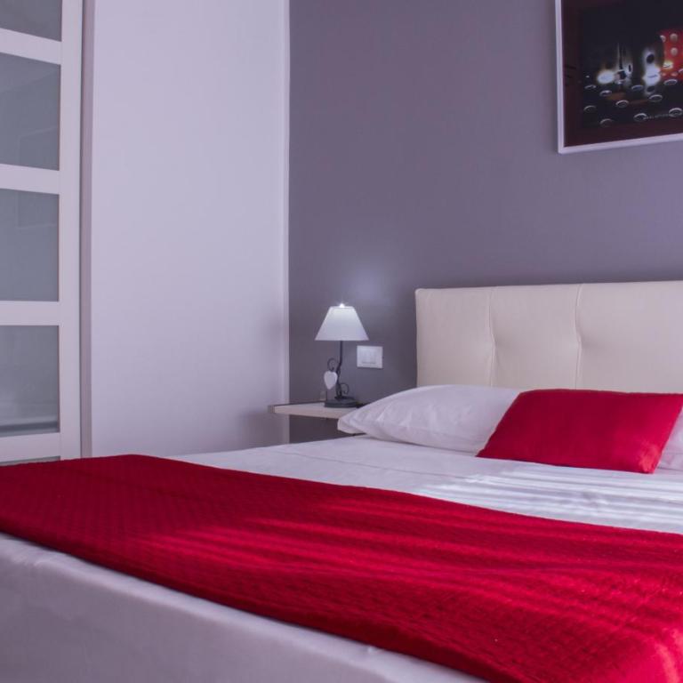 Domus Raffaello - Double Room - 18
