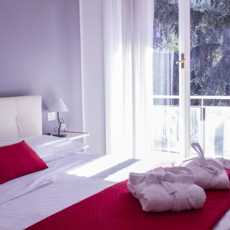Domus Raffaello - Double Room - 9