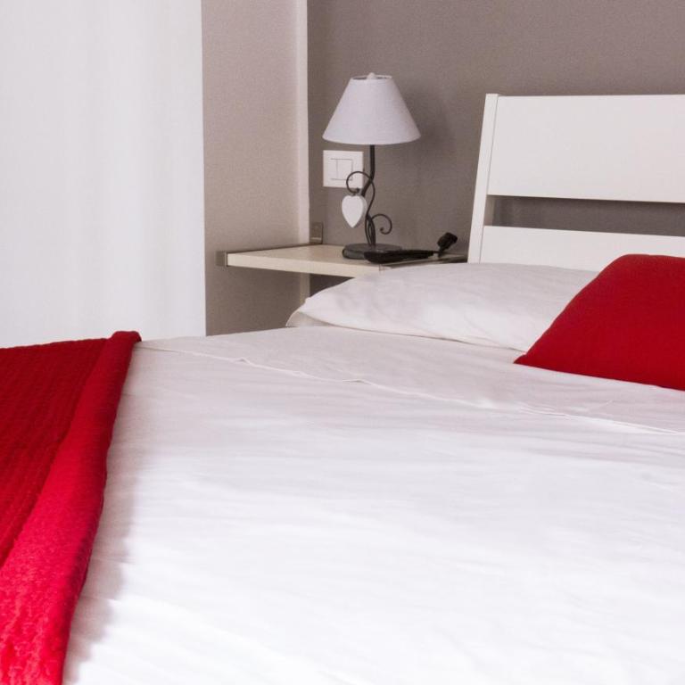 Domus Raffaello - Double Room - 11