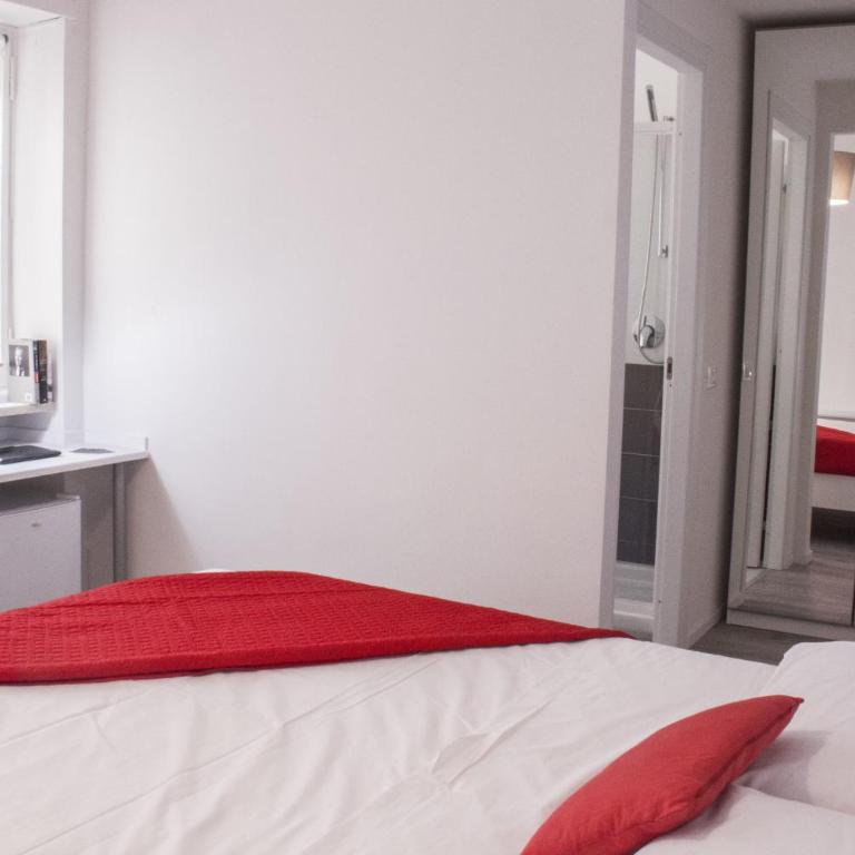 Domus Raffaello - Double Room - 13