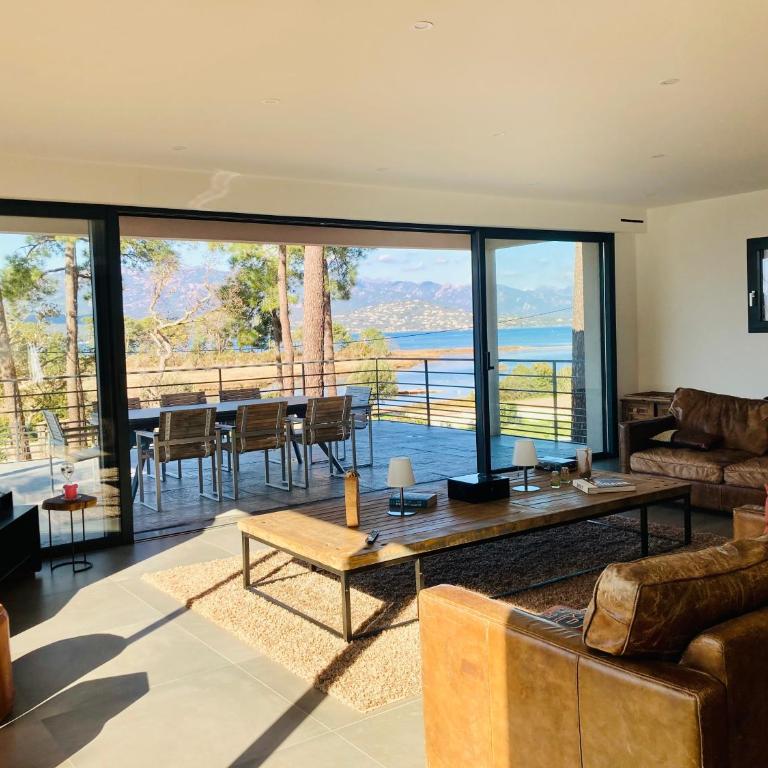 Superbe Villa 14 pers, vue mer et piscine chauffée - Villa - 15