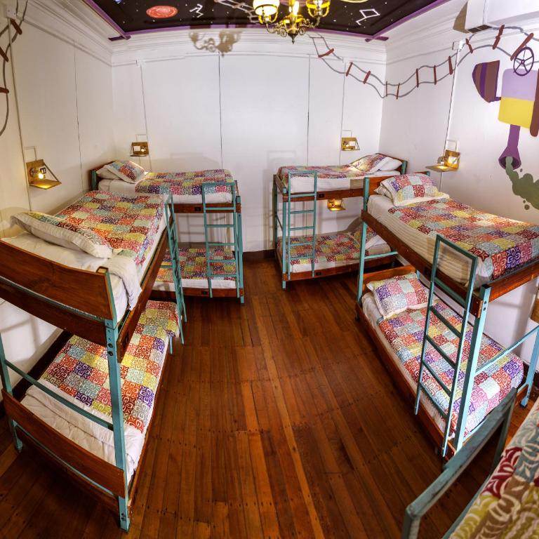 Nómada Eco-Hostal - Cama en habitación compartida mixta de 8 camas - 5