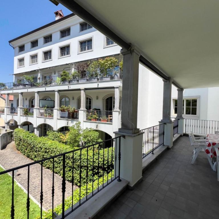Cattedrale 5 Tirabora Short Rent, con parcheggio privato - Appartamento con 2 Camere da Letto - 45