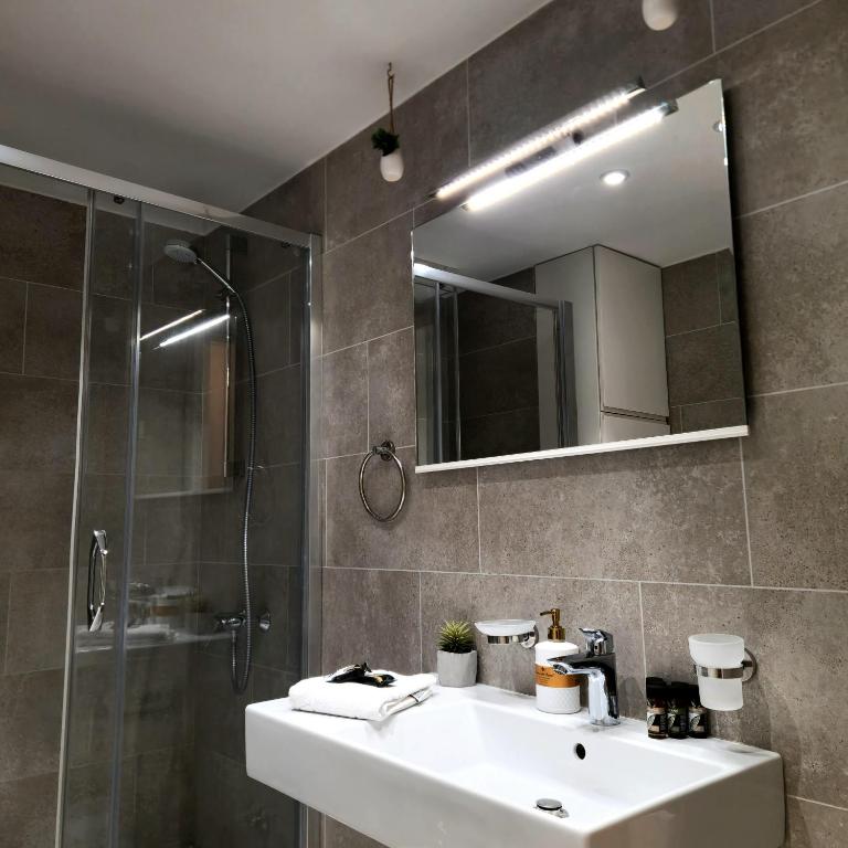 Four Views By The Sea Apartments - Apartman s 1 Spavaćom Sobom i Balkonom - 6