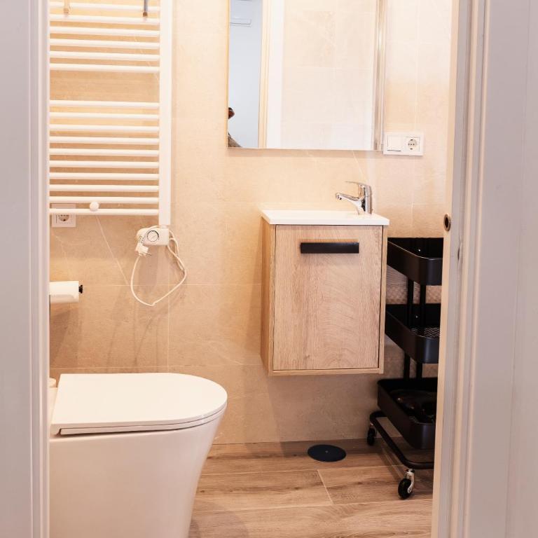 Bravo Murillo Apartment - One-Bedroom Apartment - Non-Smoking - 12