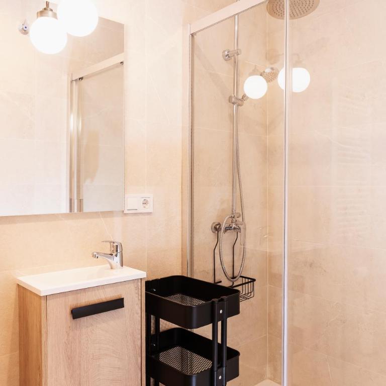 Bravo Murillo Apartment - One-Bedroom Apartment - Non-Smoking - 26