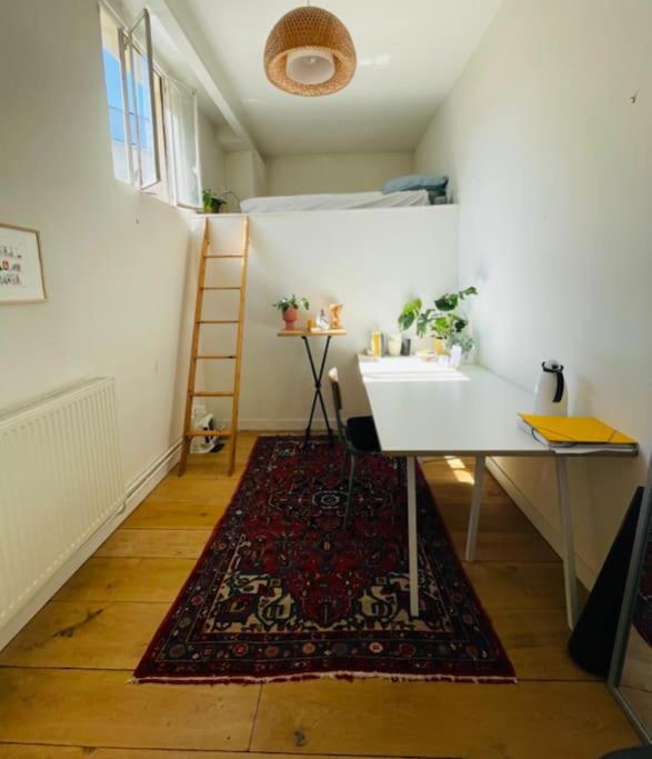 Sublime loft avec verrières sur le Canal St Martin - Appartamento con 2 Camere da Letto - 19