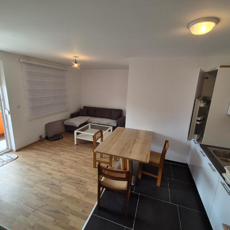 The Urbanite - One-Bedroom Apartment - 6