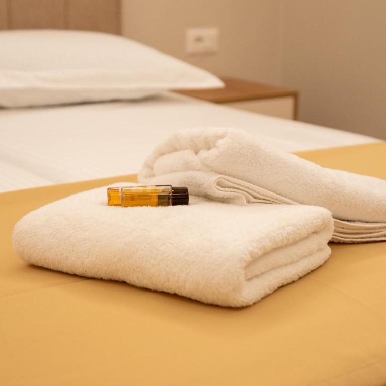 Illyria Hotel - Deluks Dvokrevetna Soba sa Bračnim Krevetom i Balkonom - 2