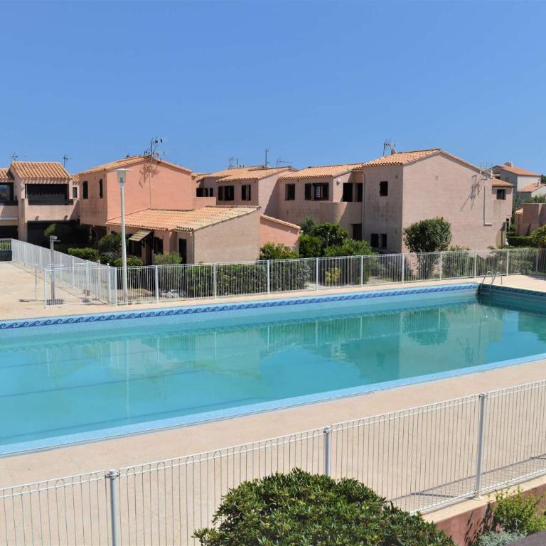 Appart Studio Mezzanine 2 couchages PORT LEUCATE NATURISME PL010-832 - Appartement 4 Chambres - Vue sur Piscine - 5