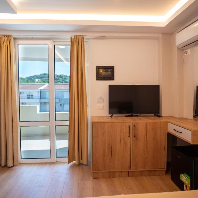 Illyria Hotel - Deluks Dvokrevetna Soba sa Bračnim Krevetom i Balkonom - 3