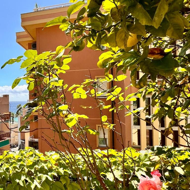 Hostdomus - Villino Matilde - Appartamento con 2 Camere da Letto - 41