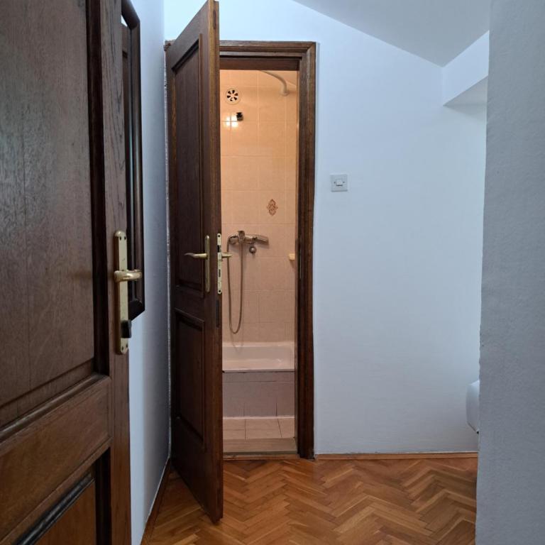 Djukanovic Apartments - Two-Bedroom Apartment - 9